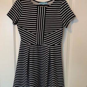 Dina Be mini stripped black and white dress-size L